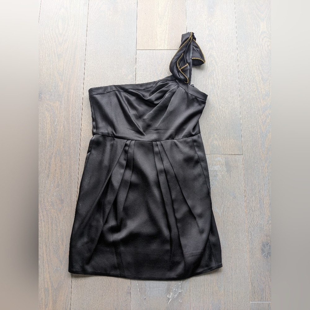 Gorgeous BCBG by Max Azria Black Cocktail Dress, Zipper Shoulder, Size 4
